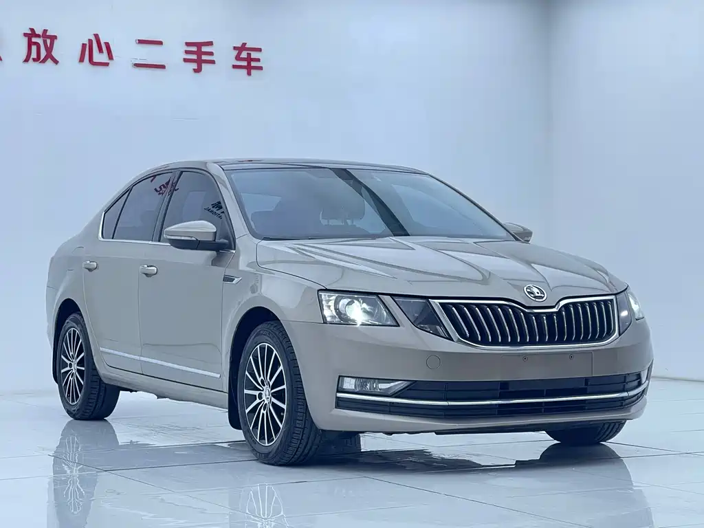 Skoda Octavia 2018 — фото 3
