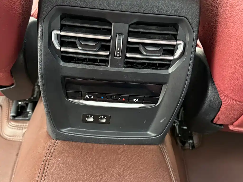 BMW 3 Series 2023 — фото 10