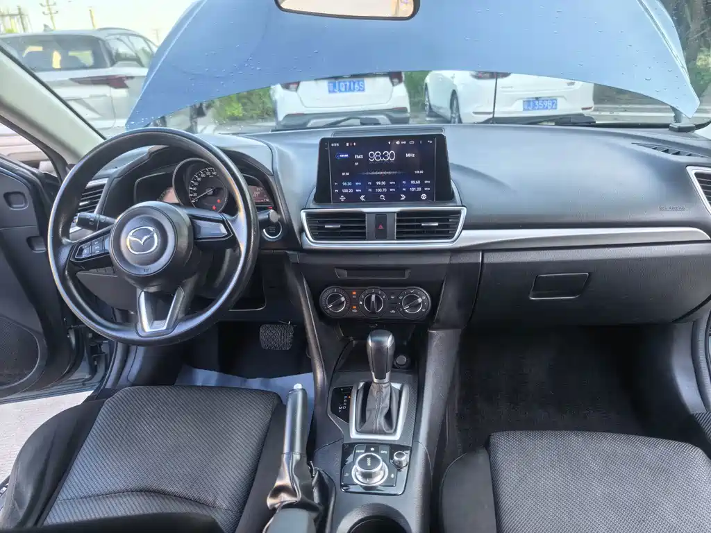 Mazda 3 Axela 2019 — фото 21