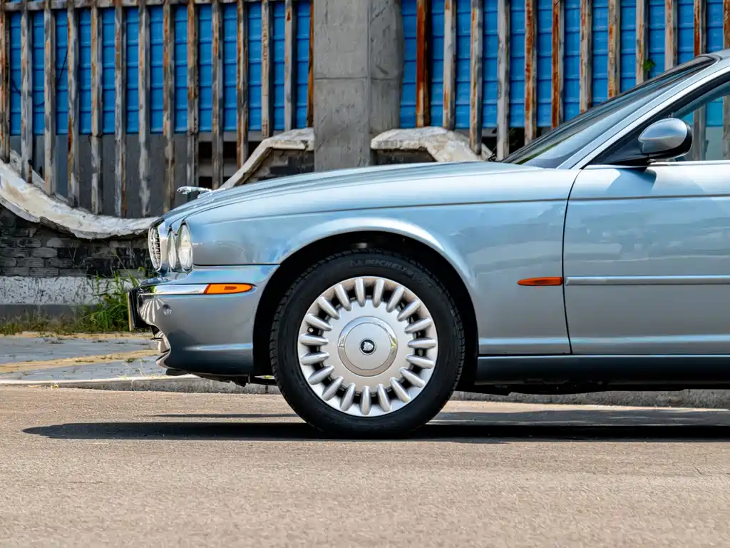 Jaguar XJ 2004 — фото 13