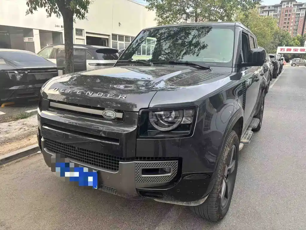 Land Rover Defender 2025