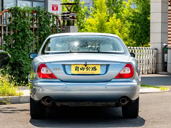 Jaguar XJ 2004