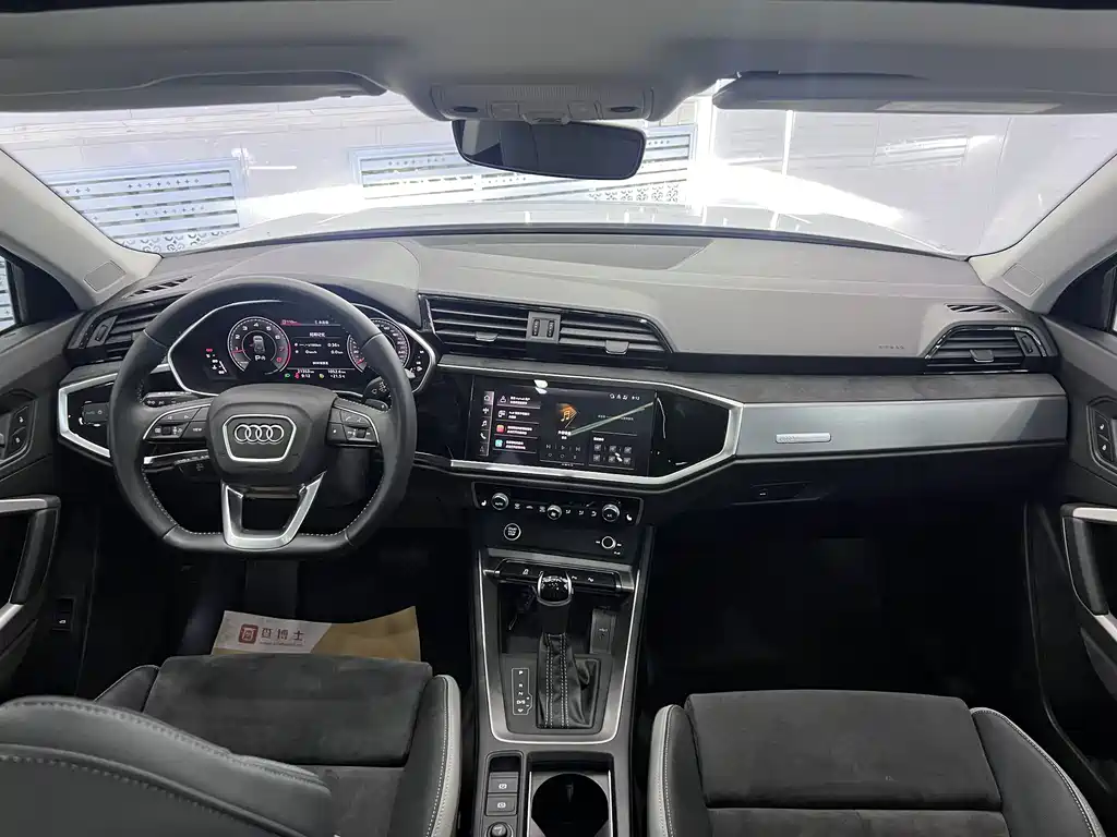 Audi Q3 2022 — фото 15