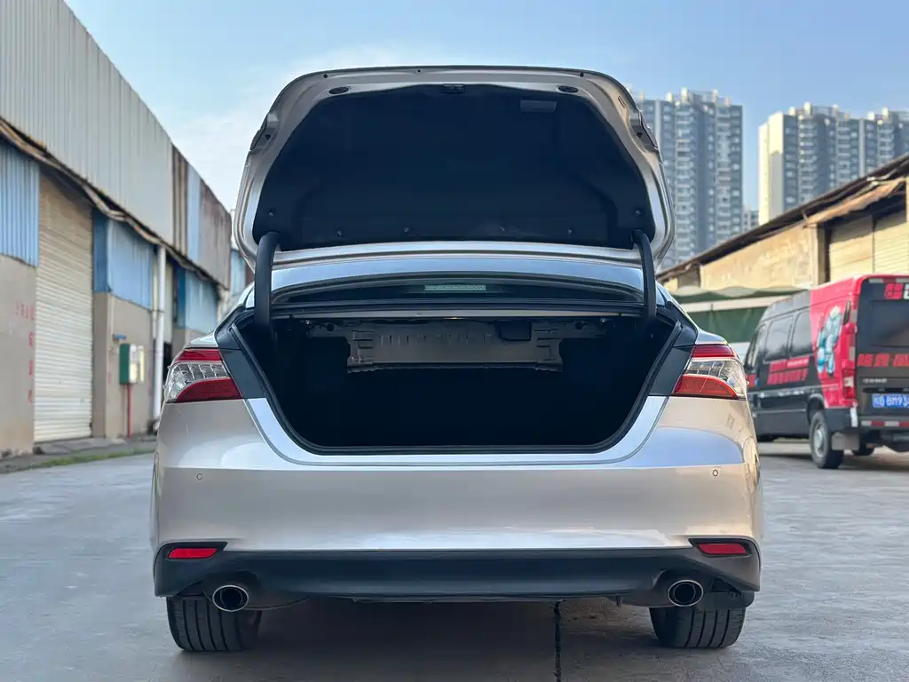 Toyota Camry 2020 — фото 10