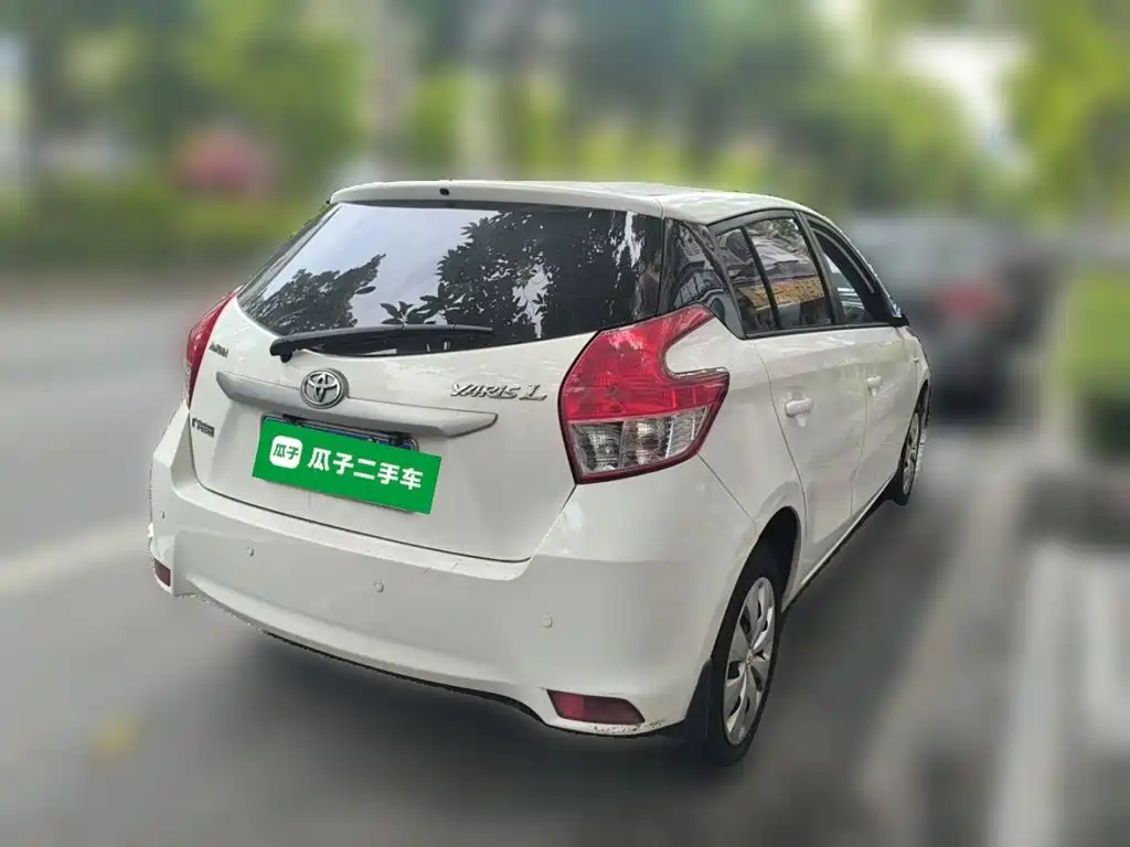 Toyota Yaris L 2015