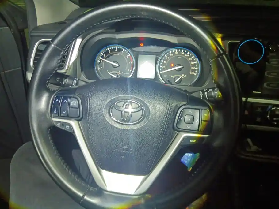 Toyota Highlander 2016 — фото 15