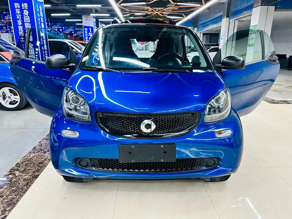 smart Fortwo 2018 — фото 18