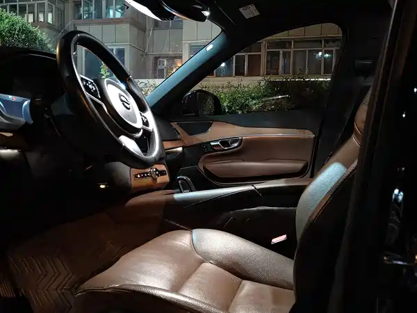 Volvo XC90 2021