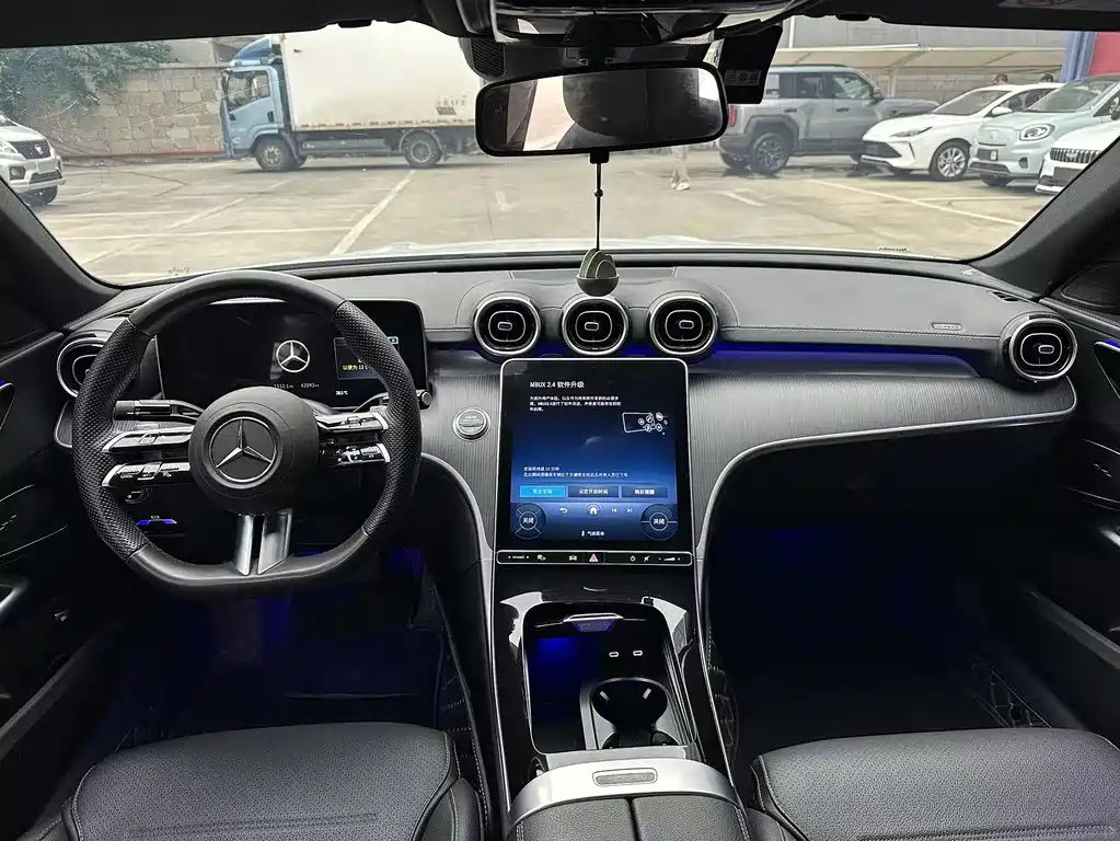 Mercedes-Benz C-Class 2024