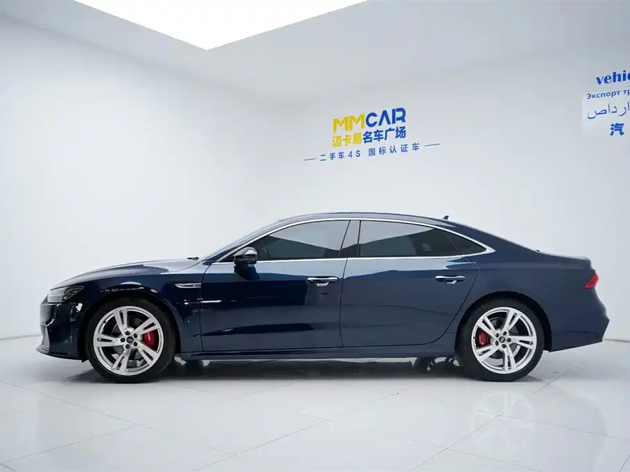 Audi A7L 2023 — фото 11