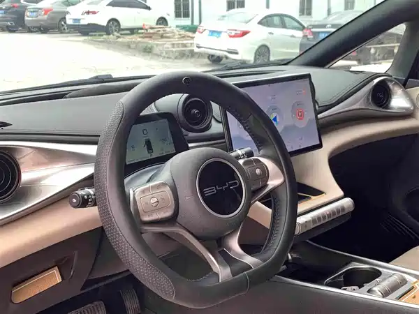 BYD Dolphin 2023