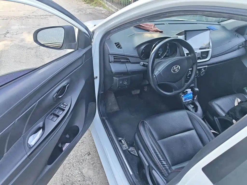 Toyota Yaris L 2019 — фото 13