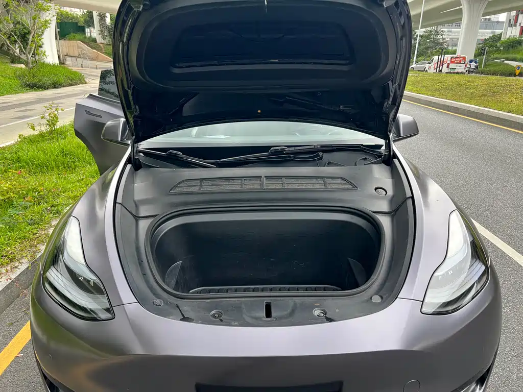 Tesla Model Y 2022 — фото 13