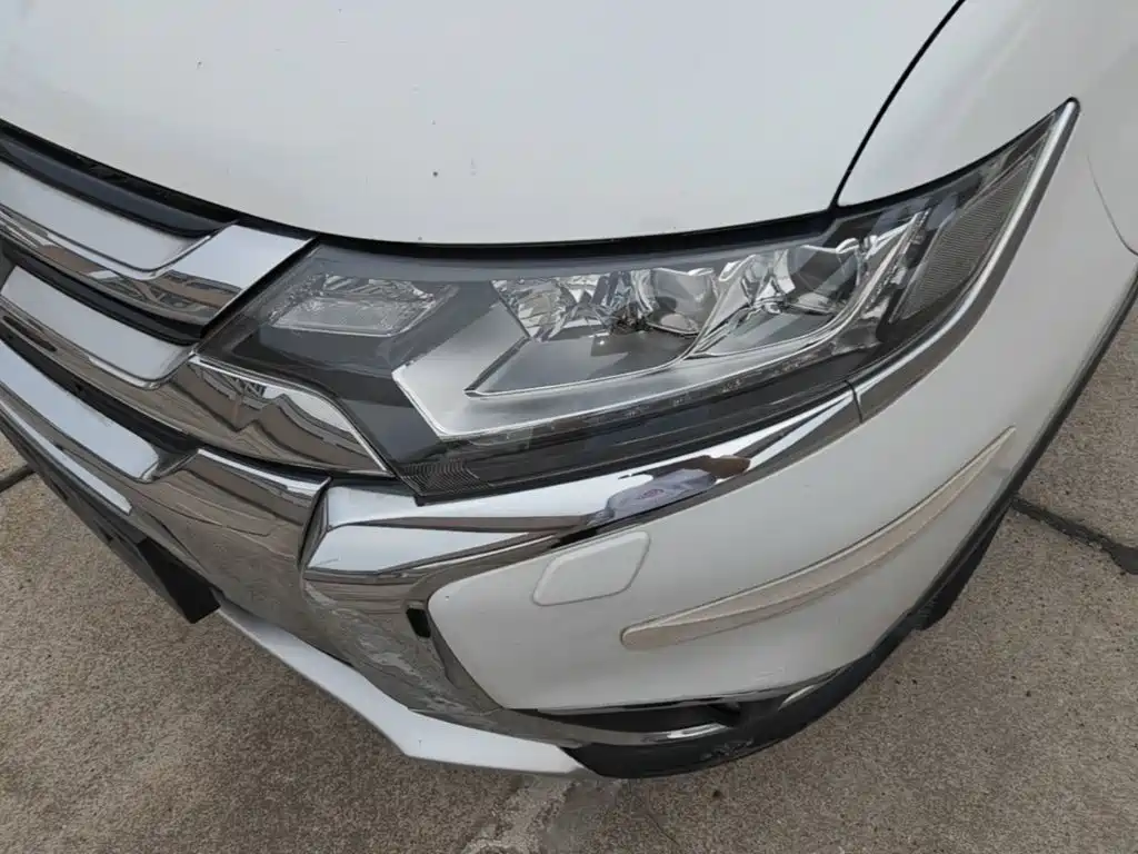Mitsubishi Outlander 2017 — фото 24