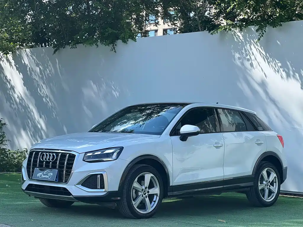 Audi Q2L 2023