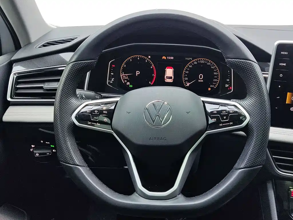 Volkswagen Tiguan L 2023 — фото 11