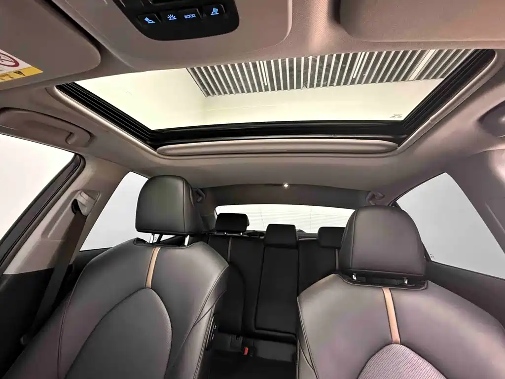 Toyota Camry 2023 — фото 6