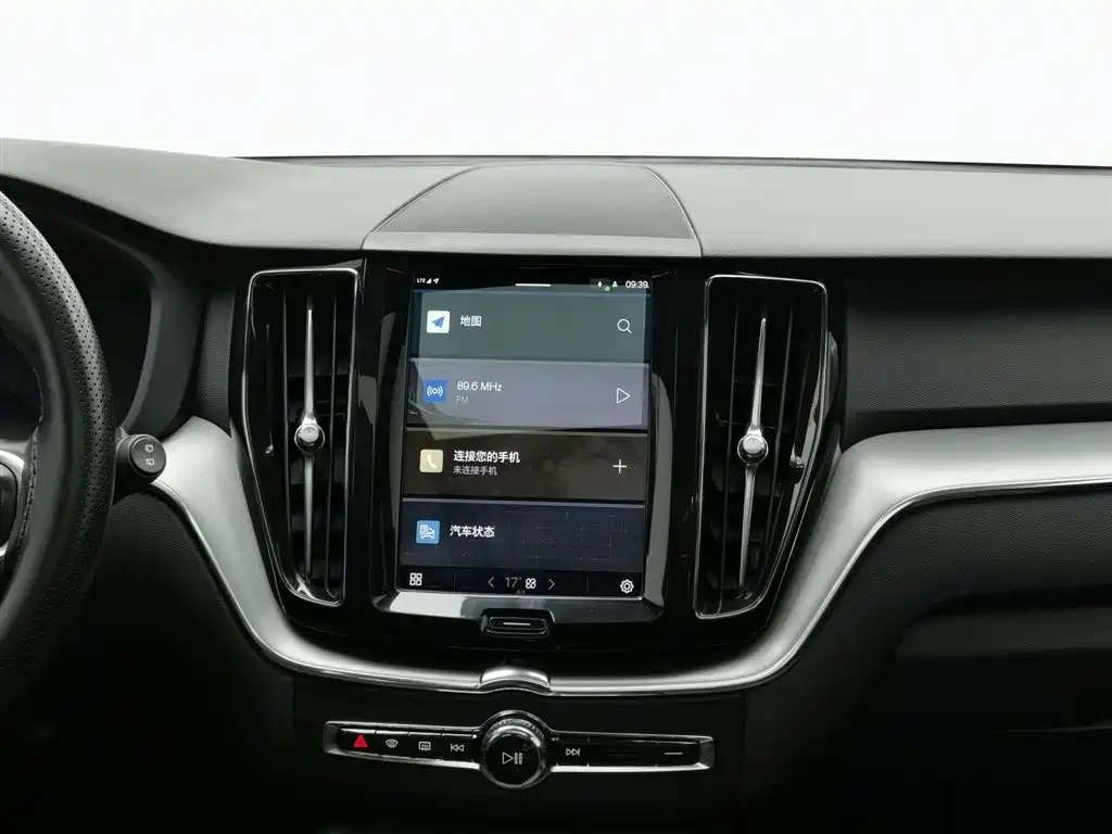 Volvo XC60 2021 — фото 12
