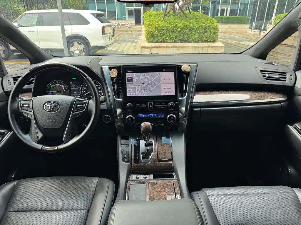 Toyota Alphard 2022 — фото 14
