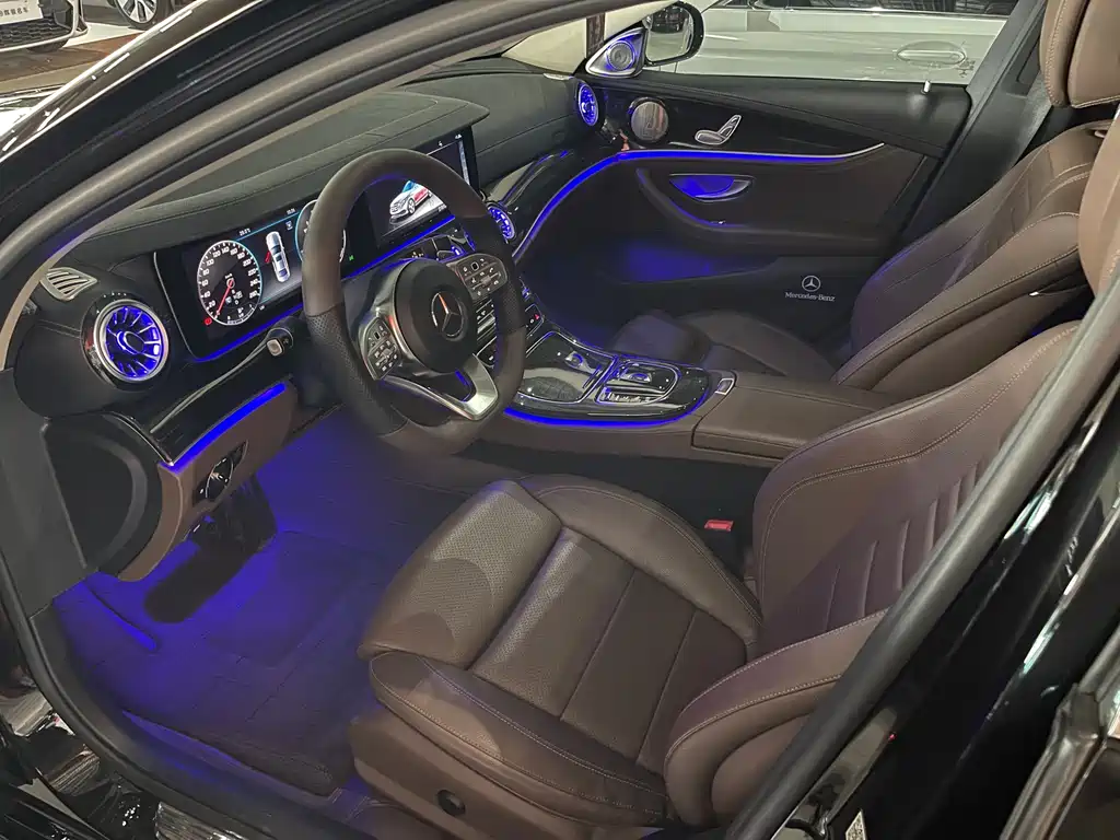 Mercedes-Benz E-Class 2019 — фото 10