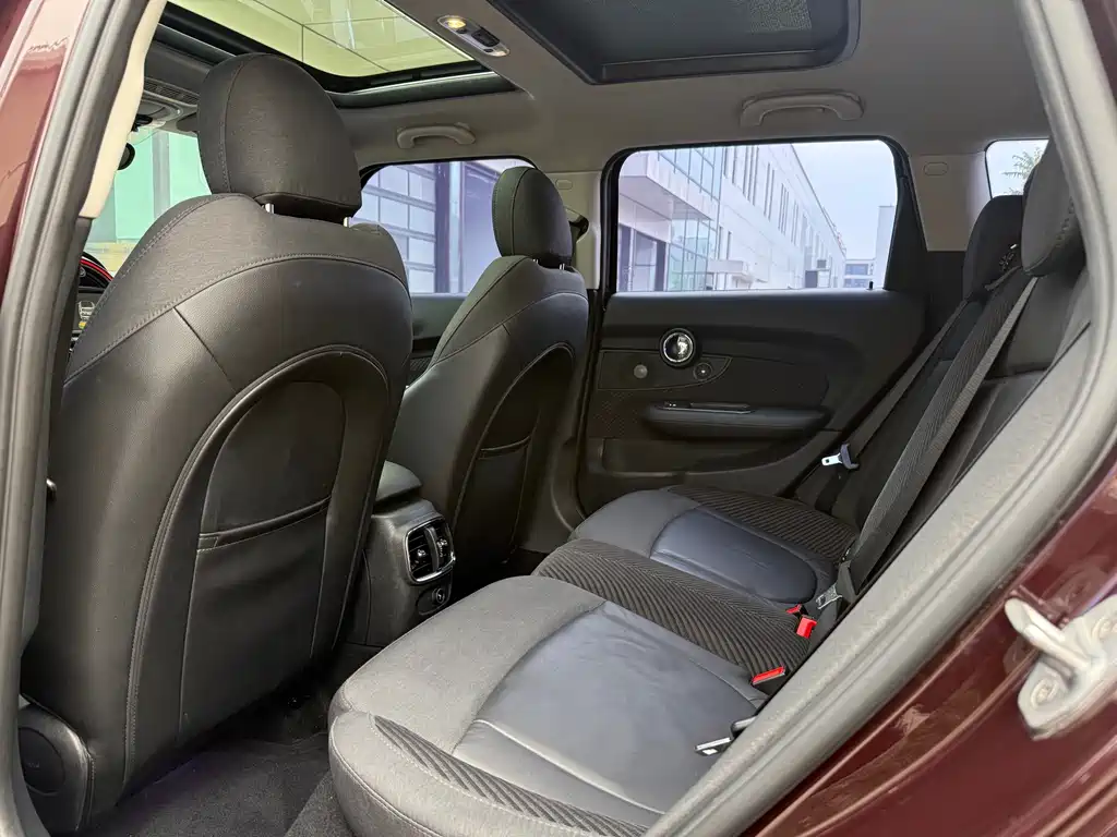 MINI Clubman 2018 — фото 15