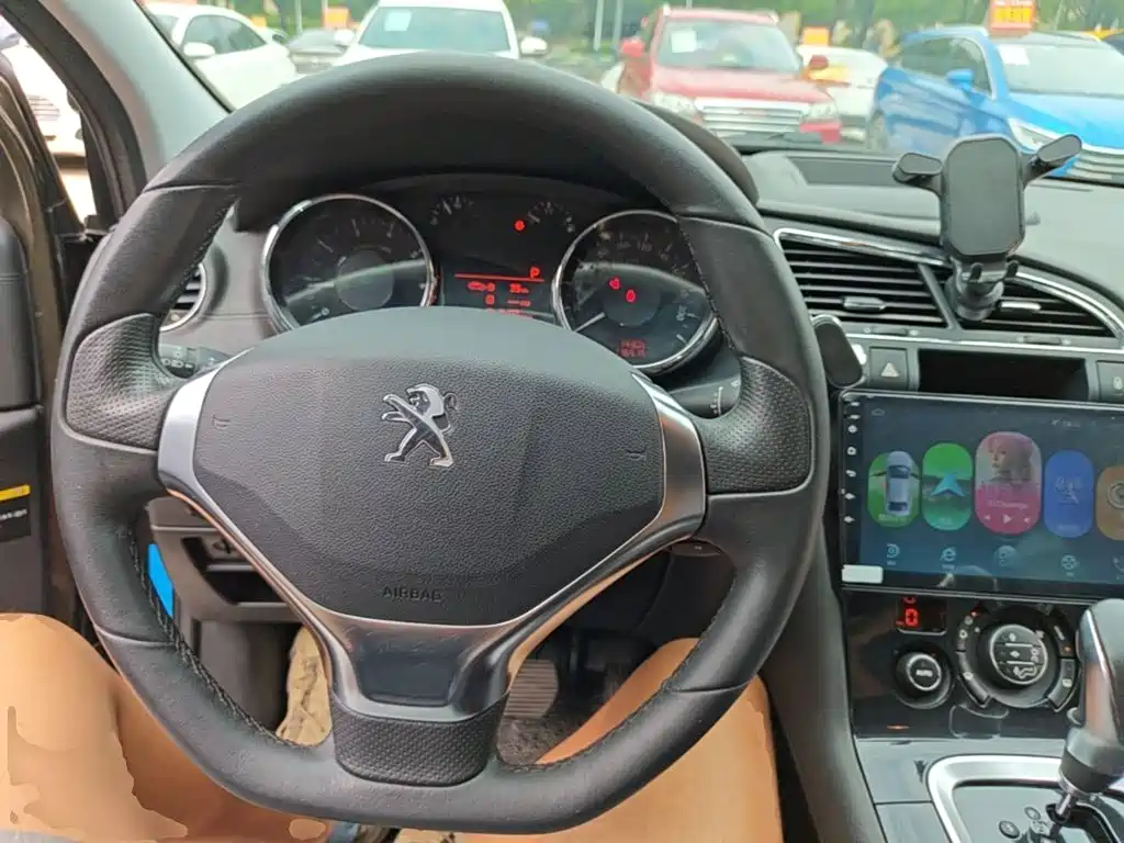 Peugeot 3008 2016 — фото 10