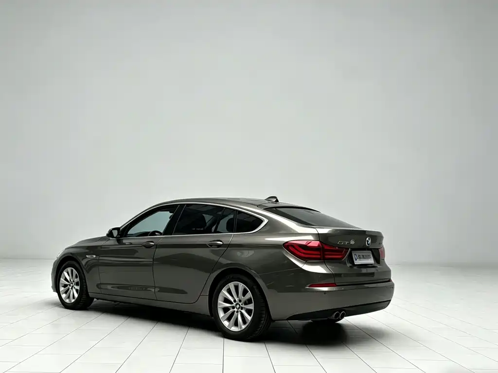 BMW 5 Series GT 2016 — фото 12