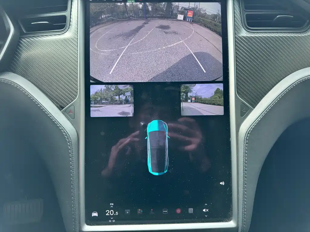 Tesla Model X 2018 — фото 10