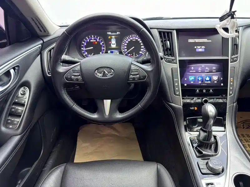 Infiniti Q50L 2017