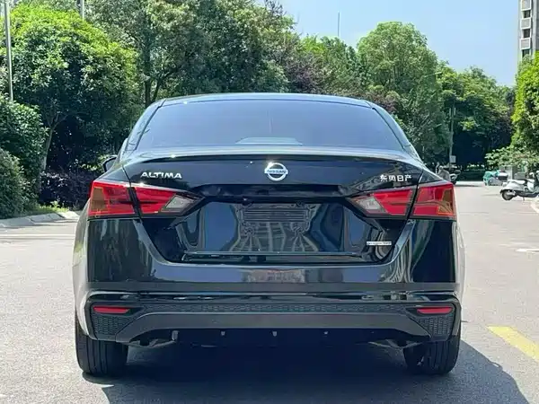 Nissan Teana 2022