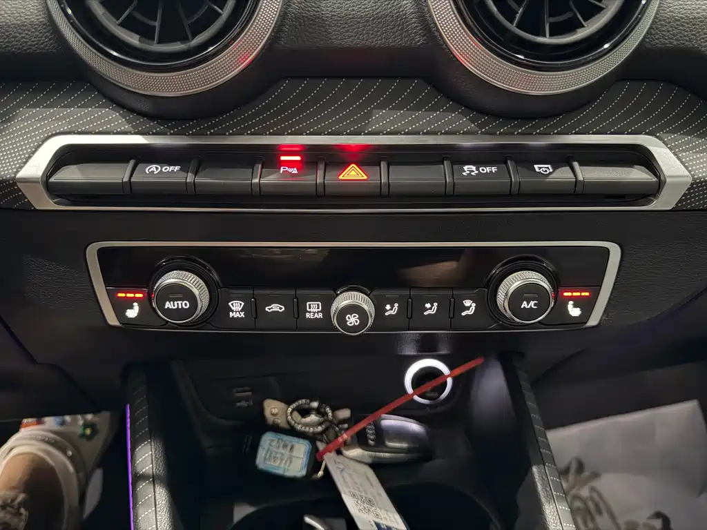Audi Q2L 2023 — фото 17