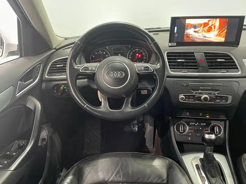 Audi Q3 2017 — фото 13