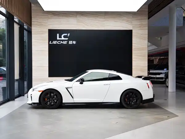 Nissan GT-R 2010