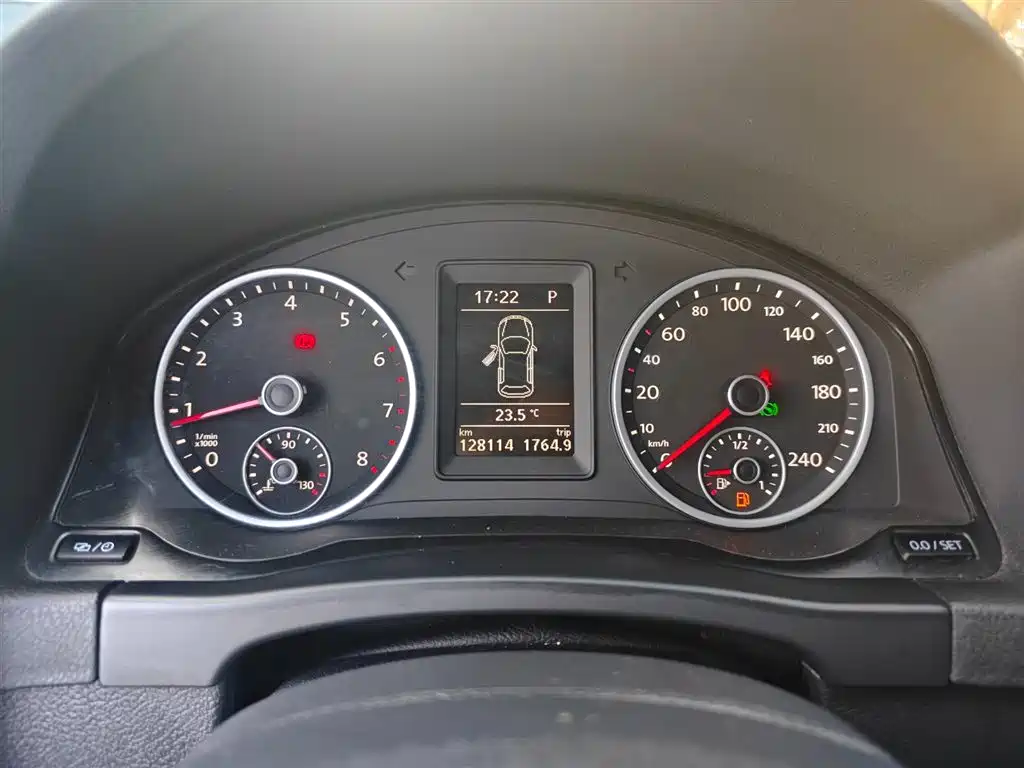 Volkswagen Tiguan 2015 — фото 11