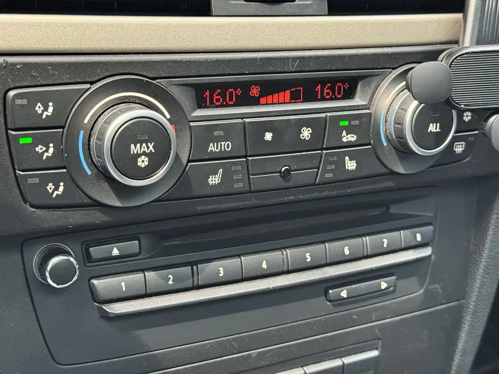 BMW 3 Series 2012 — фото 15