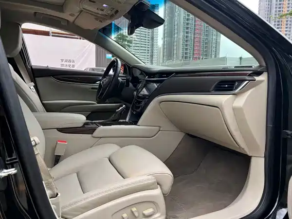 Cadillac XTS 2013