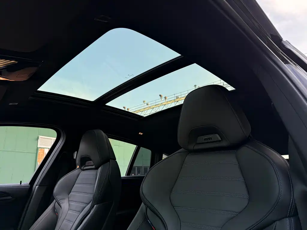 BMW X4 M40i 2023 — фото 16