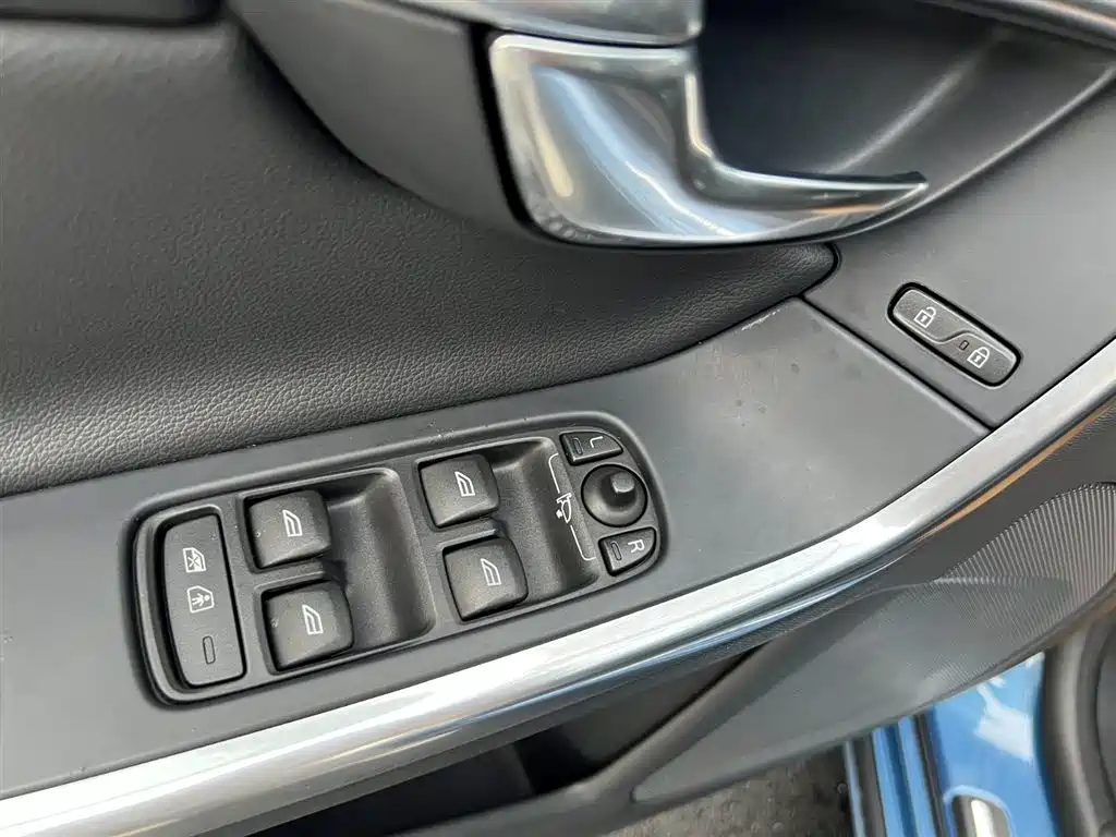 Volvo V60 2015