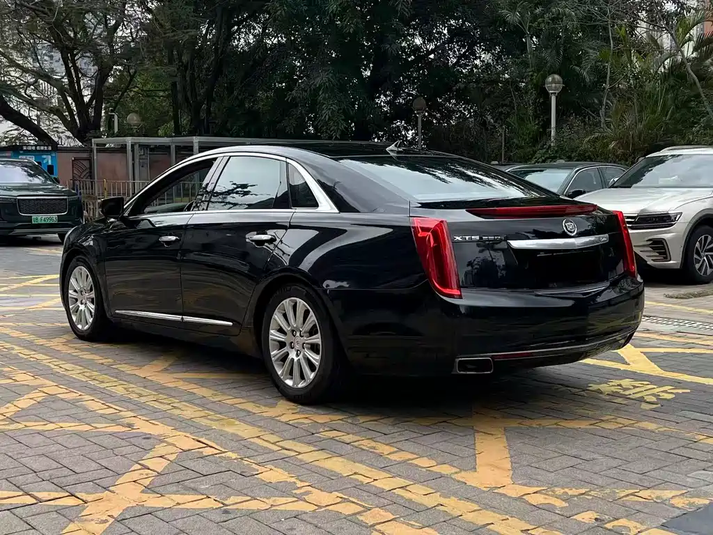 Cadillac XTS 2013 — фото 11