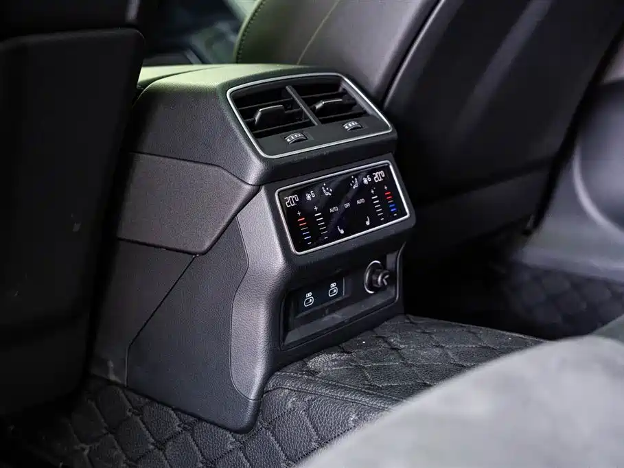 Audi A7L 2025 — фото 17