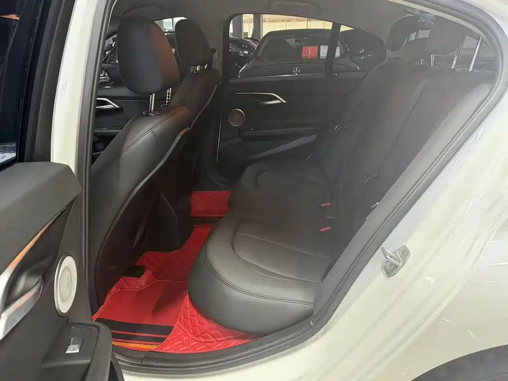BMW 1 Series 2022