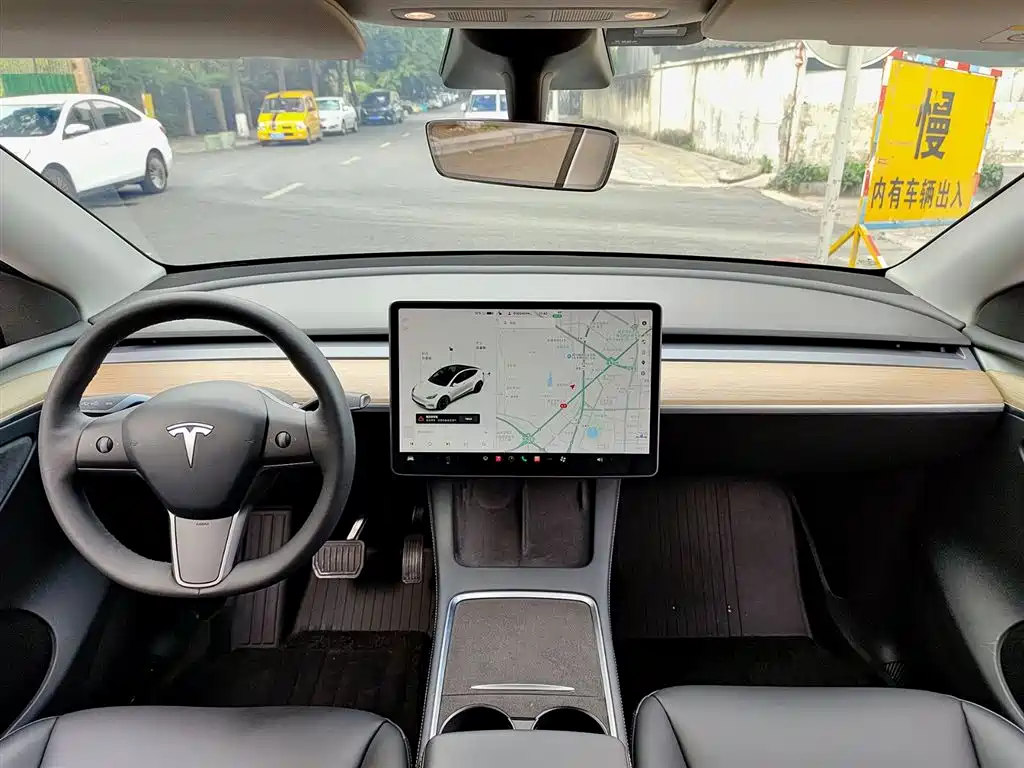 Tesla Model Y 2021 — фото 10
