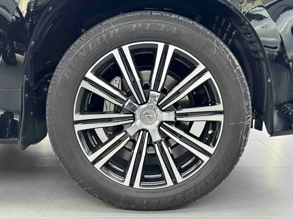 Lexus LX 2019 — фото 16