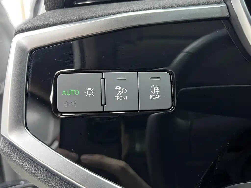 Audi Q3 2023 — фото 22