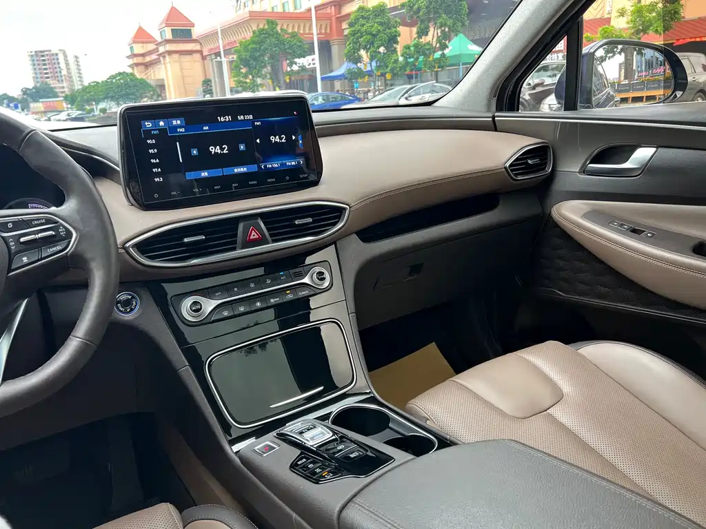 Hyundai Santa Fe 2020 — фото 16