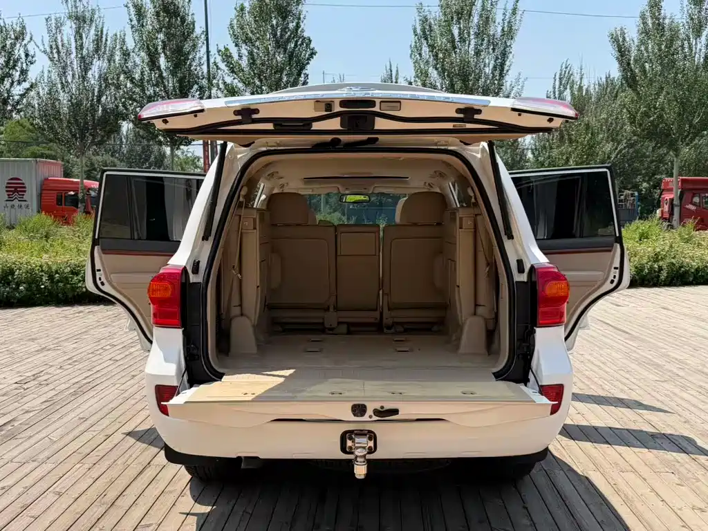 Toyota Land Cruiser 2016 — фото 16