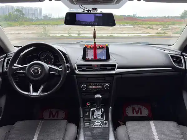 Mazda 3 Axela 2019