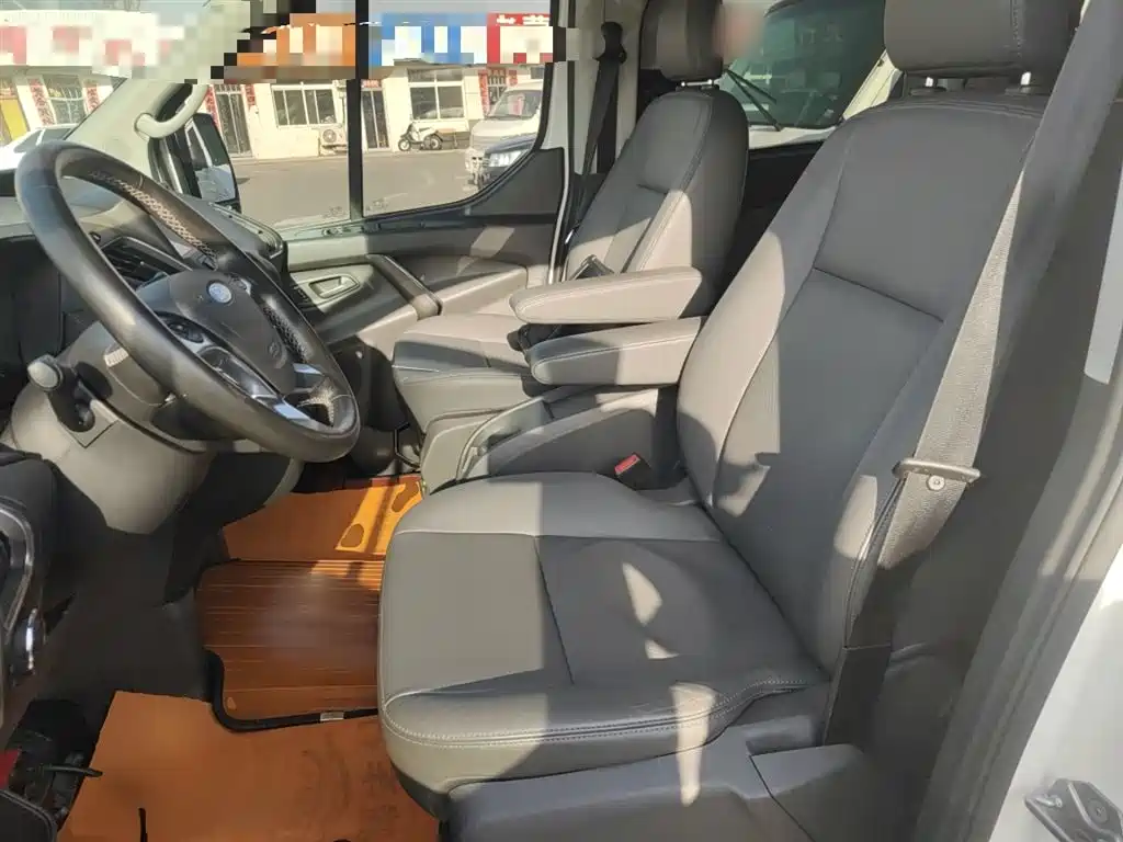 Ford Tourneo 2021 — фото 15