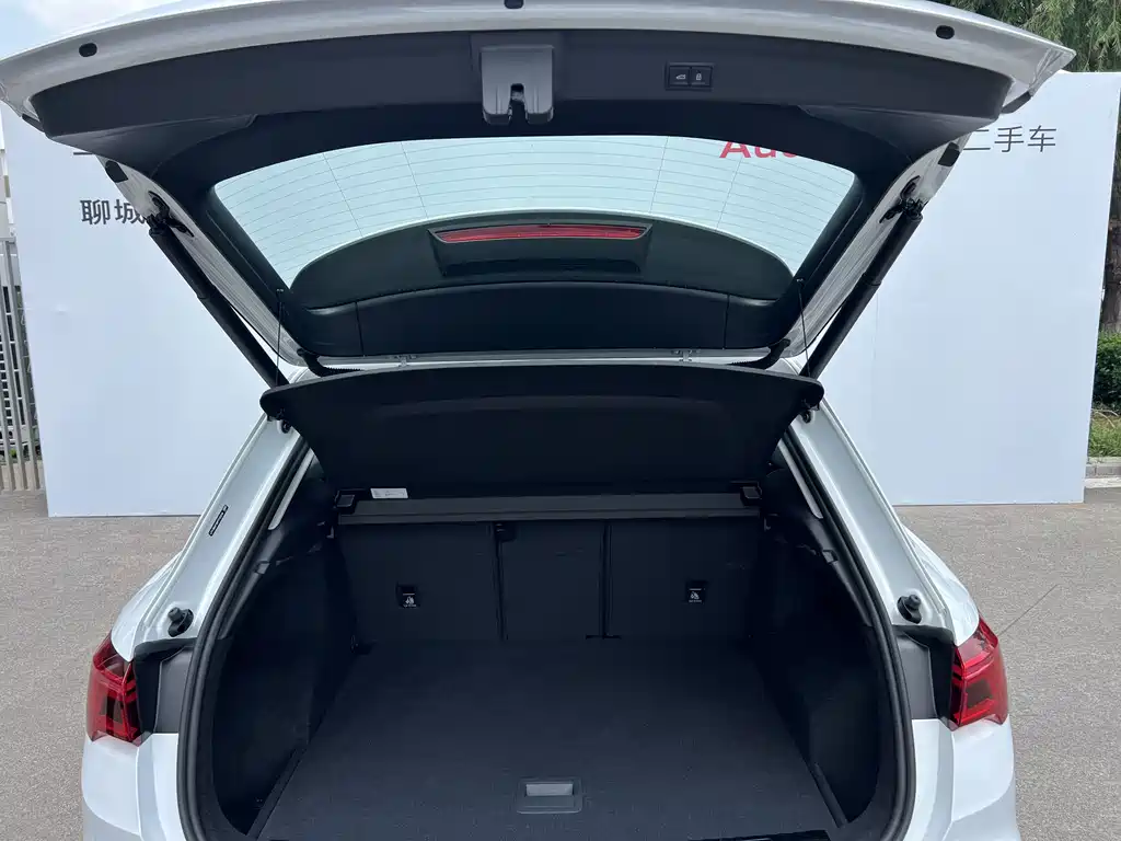 Audi Q3 2023 — фото 12