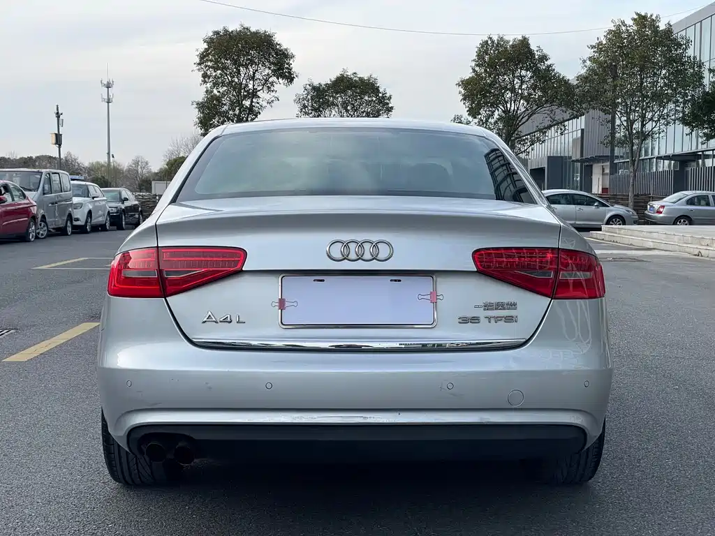 Audi A4L 2014 — фото 14
